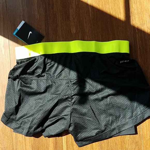 New Nike  Running Shorts size medium black - Picture 2 of 4
